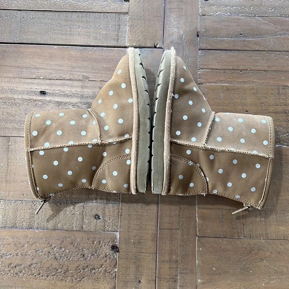 GAP tan silver